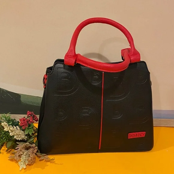 Black and Red Women's Handbag - Picture 5 of 9